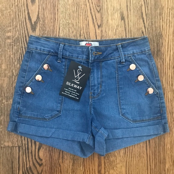 Pants - NWT Medium Wash Denim Shorts